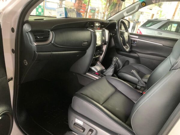 Toyota Fortuner - Image 2